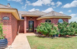 8228 N Akron Avenue, Lubbock, TX 79415