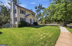 200 E IRVIN Avenue, HAGERSTOWN, MD 21740
