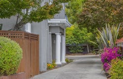 6426 Benvenue Ave, Oakland, CA 94618