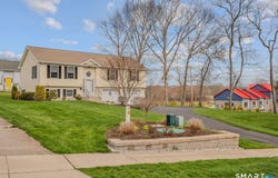8 Heartwell Drive, Groton, CT 06340