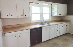 501 S WALNUT Street, Wayne City, IL 62895