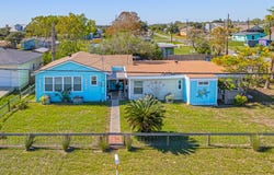 935 S CHURCH ST, ROCKPORT, TX 78382