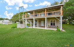 1551 Bayview Drive, Palacios, TX 77465