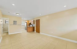 2730 W 61st Pl, Hialeah, FL 33016