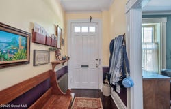 8 Front Street, Schenectady, NY 12305