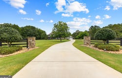 106 Huckaby Road, Brooks, GA 30205