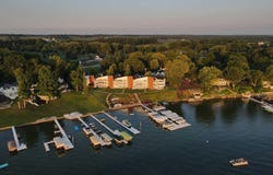 10660 N South Shore Drive, Syracuse, IN 46567