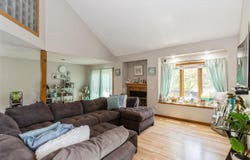 1932 North Ridge Dr, Coralville, IA 52241