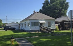 1059 Blackman Street, Clinton, IN 47842