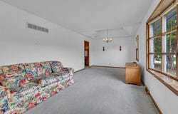 1541 N Withers Road, Liberty, MO 64068