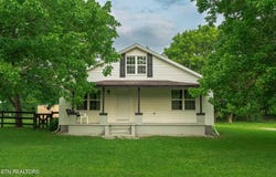 2530 Roslin Rd, Deer Lodge, TN 37726
