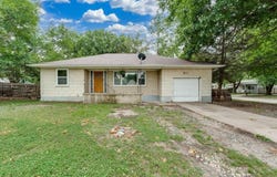 921 W 5th, Newton, KS 67114