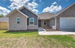 55  W Watson  LN, Farmington, AR 72730