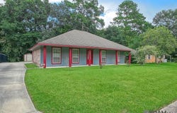 2405 Boxwood Dr, Baker, LA 70714