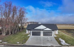 204 E Lillian Avenue, Conrad, IA 50621