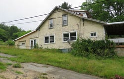 60 Wisetown Rd, Charleroi, PA 15022