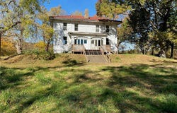 25 Lock Road, Point Pleasant, WV 25550