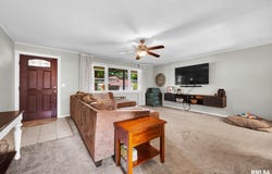 129 NORTHSHORE Drive, Morton, IL 61550