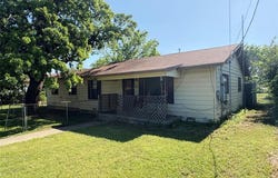 607 BAYLOR Street, Nocona, TX 76255
