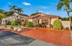 8914 SW 5th Ln, Miami, FL 33174