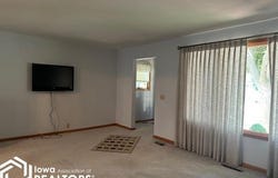 465 2nd Avenue SW, Britt, IA 50423