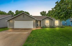 1010 Home Circle, Lawrence, KS 66046