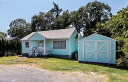 215 S 8TH ST, St. Helens, OR 97051