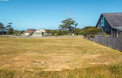 2710 Lincoln Ave SW, Bandon, OR 97411
