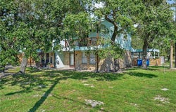 501 Traylor Boulevard, Rockport, TX 78382