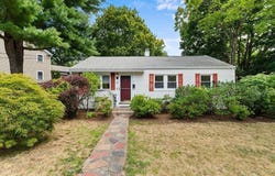 25 Mountain Rd, Waltham, MA 02451