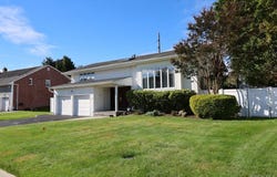 15 Yates Lane, Jericho, NY 11753