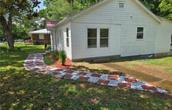 100 Hilton Street, Lexington, NC 27292
