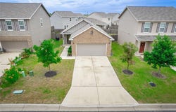 137 Hondo Gap LN, Jarrell, TX 76537