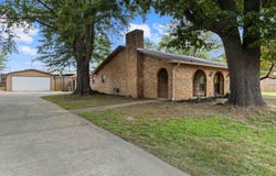 1205 Briarwood Ln, Longview, TX 75604