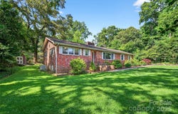 3135 Charlyne Drive, Hendersonville, NC 28792