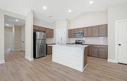 816 S Jay St, Valley Center, KS 67147-8948