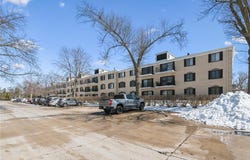 150 Thompson Dr, Cedar Rapids, IA 52403