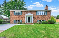 4 MCKENNA CT, PARKVILLE, MD 21234
