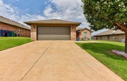 9909 Summerhill Lane, Yukon, OK 73099