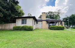 385 3RD Street, Omaha, IL 62871