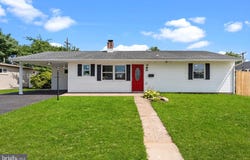 30 POPLAR LANE, LEVITTOWN, PA 19054