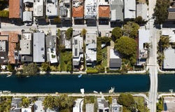 410 Linnie Canal, Venice, CA 90291