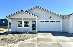 315 E Rapp Road, Talent, OR 97540