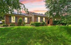 1329 Valley View Road, New Albany, IN 47150