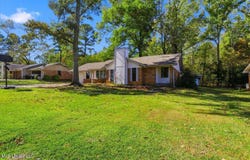 149 Oak Park Drive, Forest, MS 39074