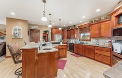 1698 Mustang Pass, Larchwood, IA 51241