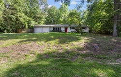 415 Lakeshore Dr, Palestine, TX 75801