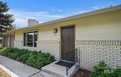 703 W Dooley Ln, Nampa, ID 83686