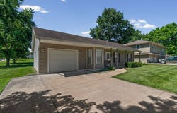 607 W 6th St, Cameron, MO 64429