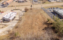 MULBERRY Ave, Selmer, TN 38375